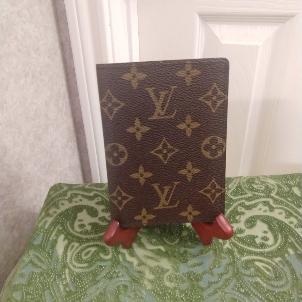 Louis Vuitton Bifold Wallet Monogram